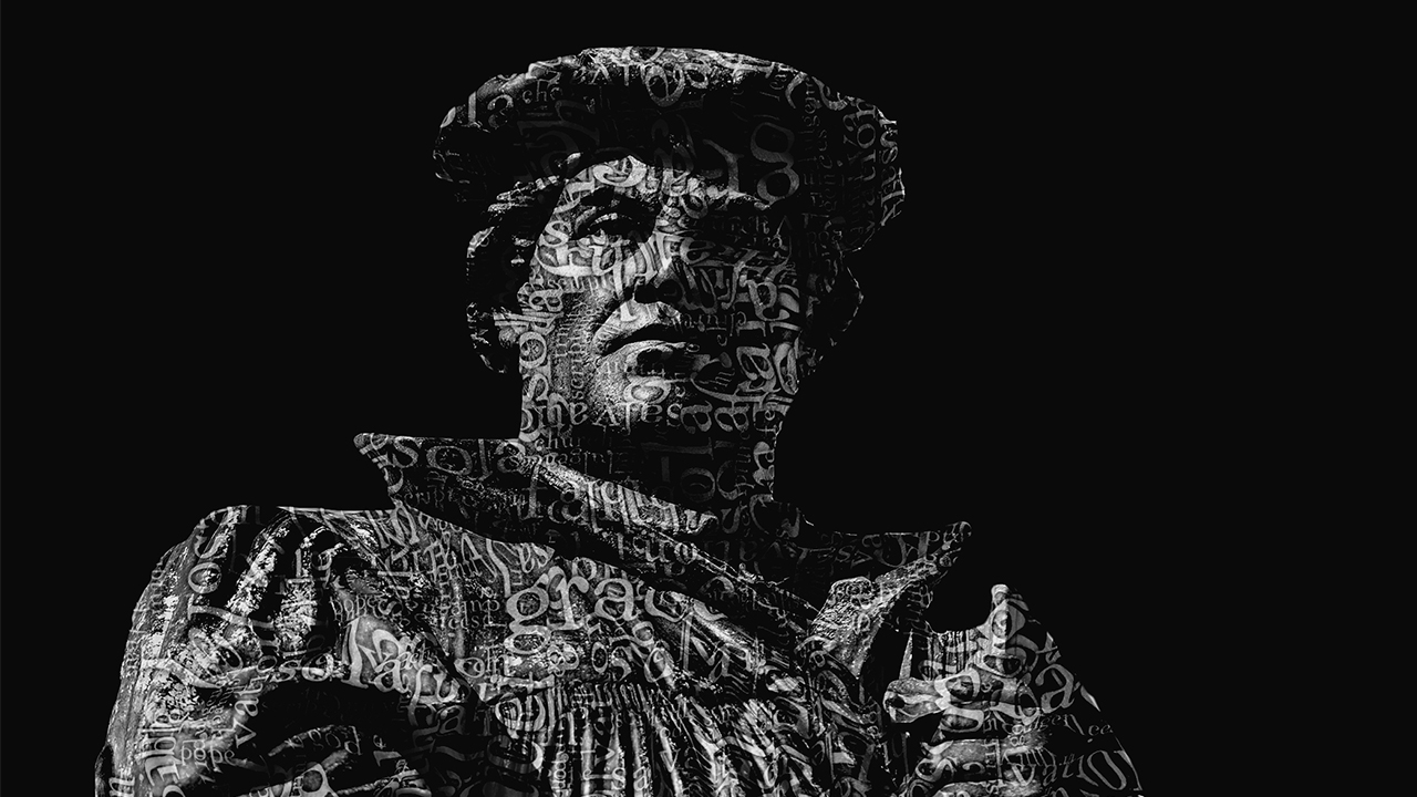 a statue of Martin Luther