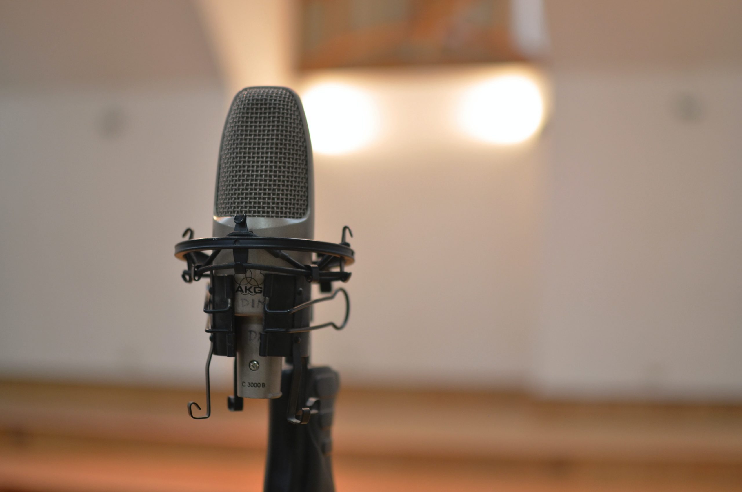 microphone in a large room